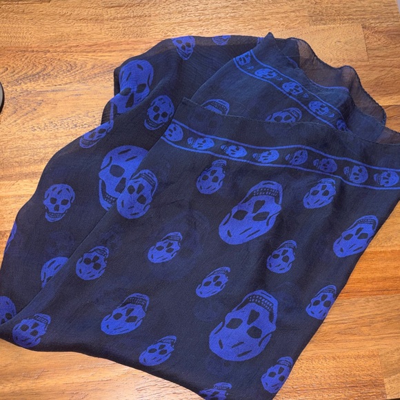 Alexander McQueen Accessories - Silk Alexander McQueen Scarf